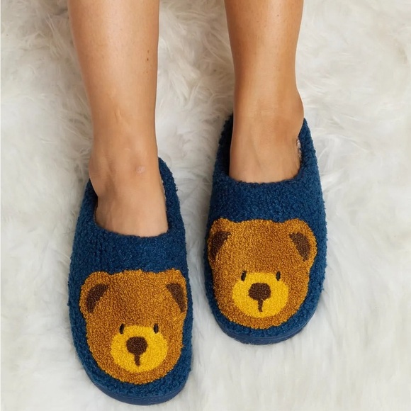 Cozy Teddy Bear Print Plush Slide Slippers - Picture 6 of 14